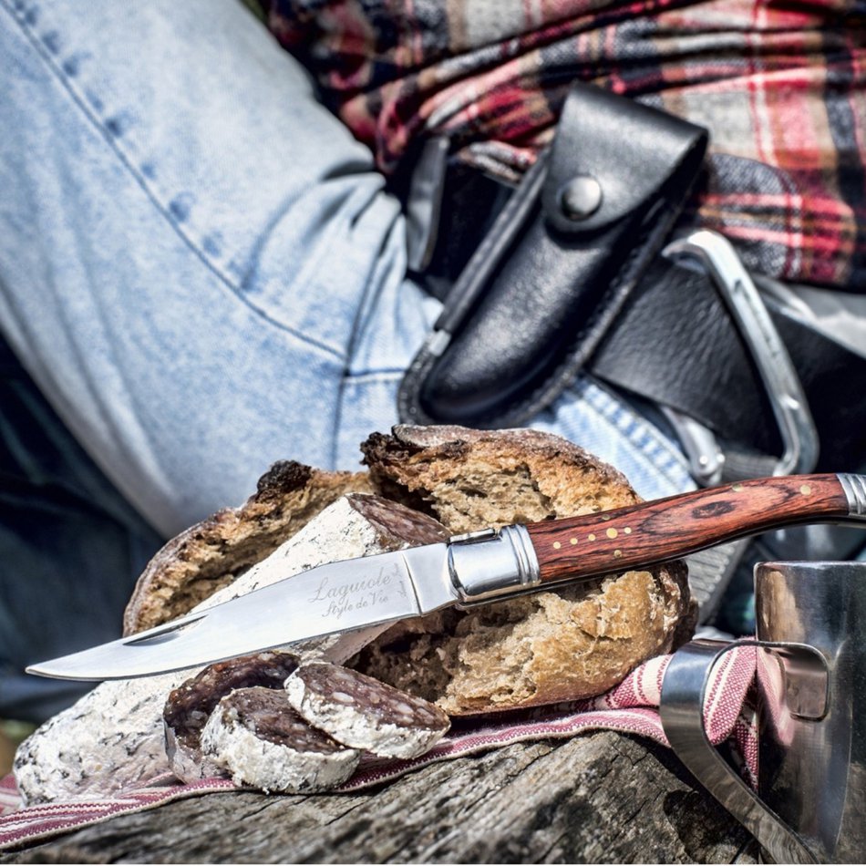 Zakmes rozenhout met foudraal en aanzetstaal - Laguiole